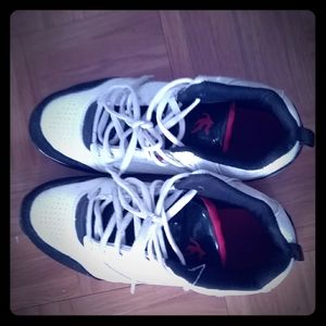 💎🧢W/B/R SHAQ AND 1`S FOR SALE